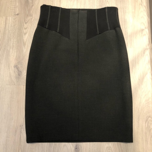 Zara Grey Pencil Skirt - Picture 2 of 3